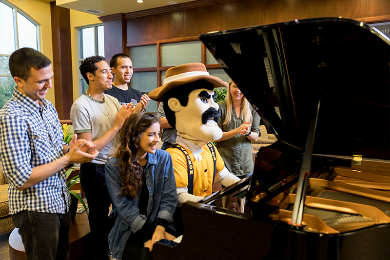 Ole Kim playing piano
